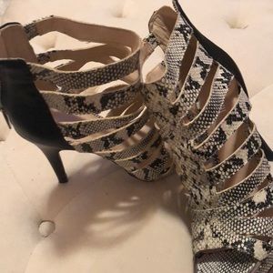 Bar III snakeskin heels size 8